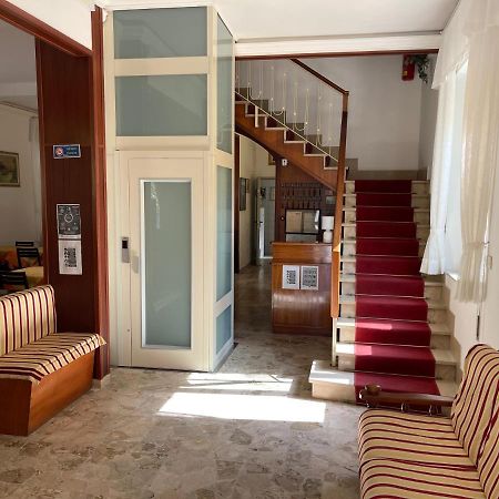 לידו די קאמאיורה Hotel Margot מראה חיצוני תמונה
