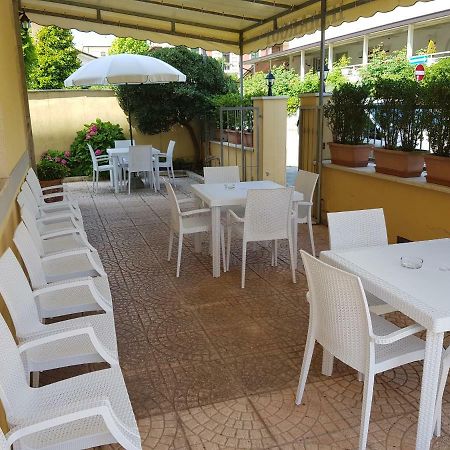 לידו די קאמאיורה Hotel Margot מראה חיצוני תמונה