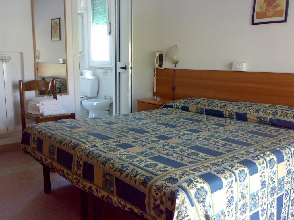 לידו די קאמאיורה Hotel Margot חדר תמונה