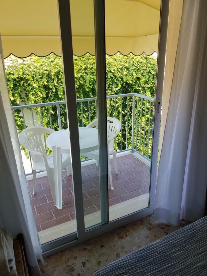 לידו די קאמאיורה Hotel Margot חדר תמונה
